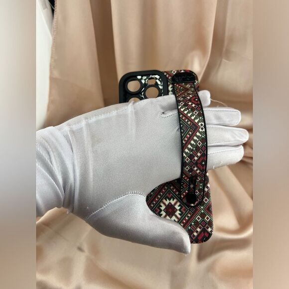 Patterned IPhone 16 pro max Case with Hand Strap - Picture 7 of 7